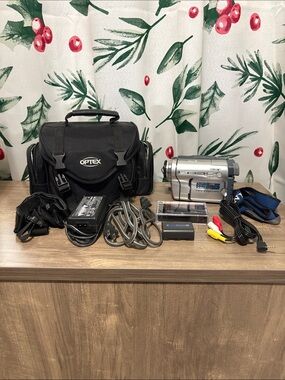 Sony Handycam DCR TRV260 Digital8 Camcorder